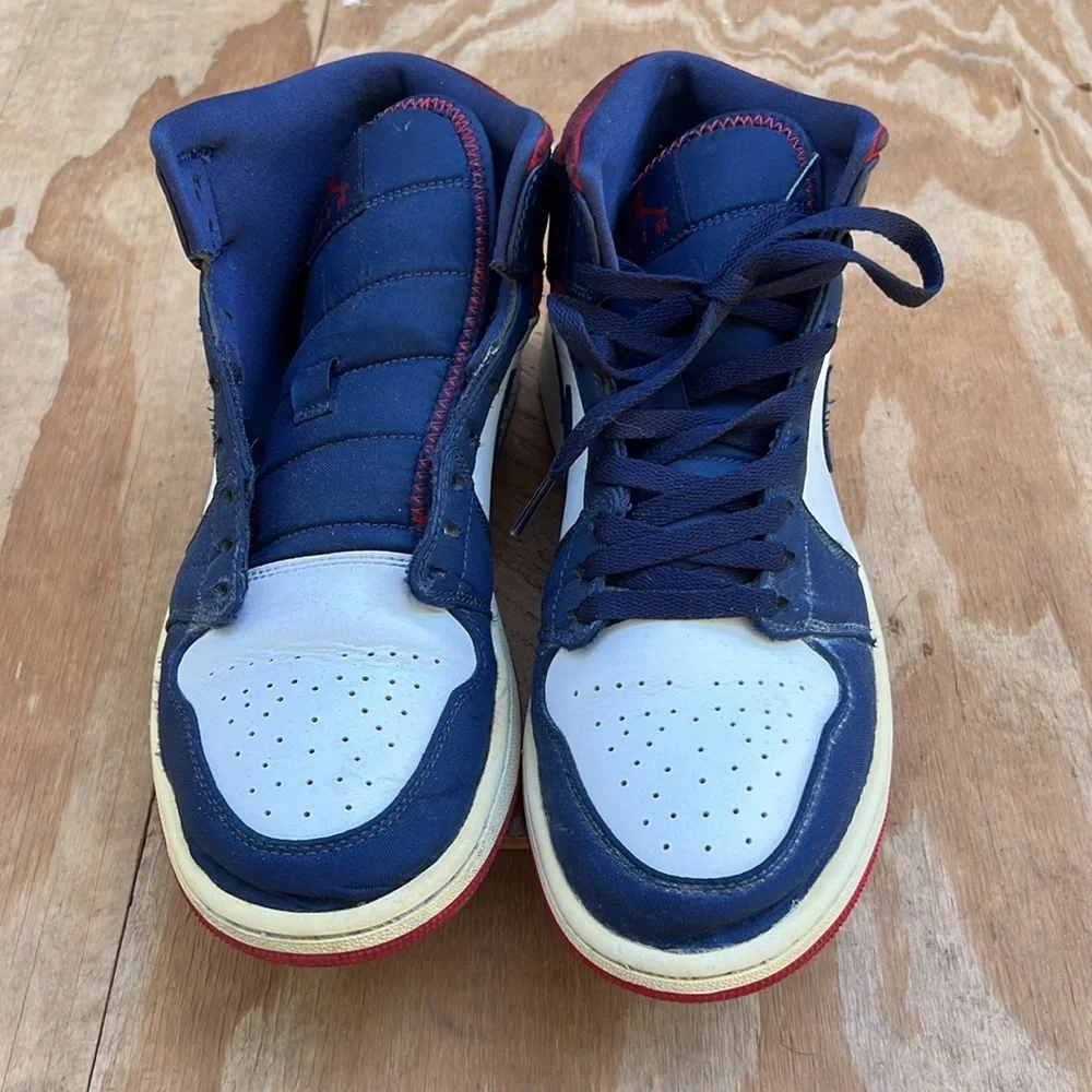 Jordan 1 Mid White/Varsity Red-Midnight Navy (852542-104) Size 9.5